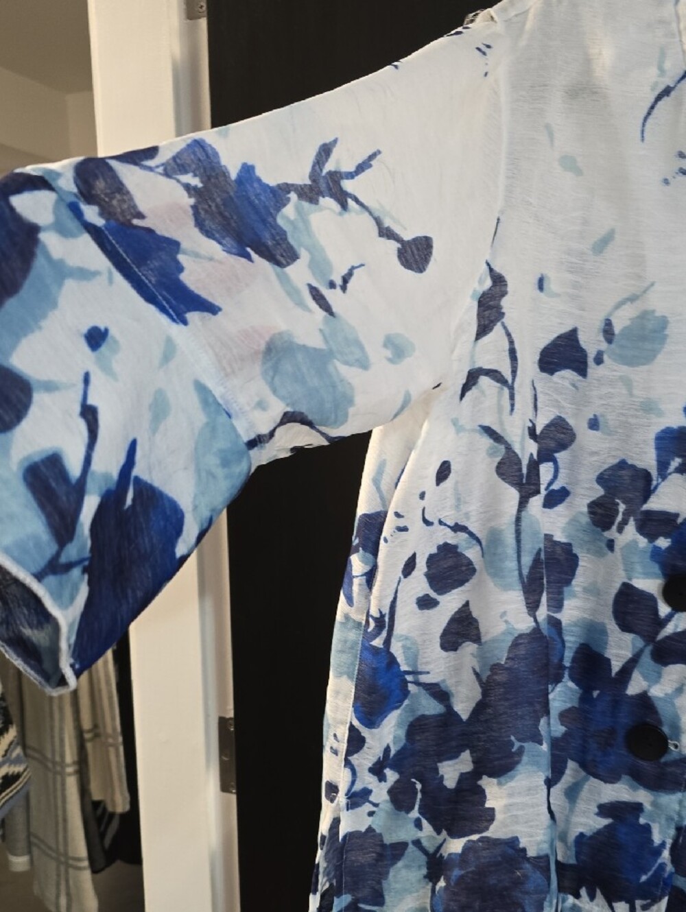 Ali Miles 1X Gorgeous Semi Sheer Ethereal Blue&White Floral Blouse (Flaw) - Picture 4 of 7